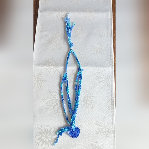 Blue glass Heart Necklace - Picture 4 of 9